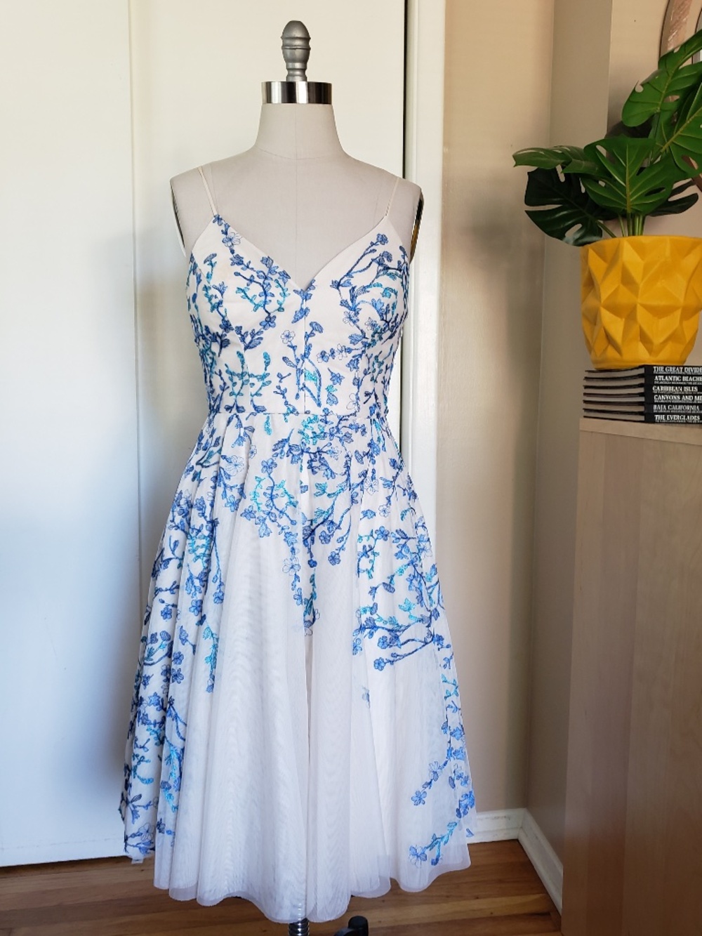 Nicole Miller Stunning Tulle Dress Size 8